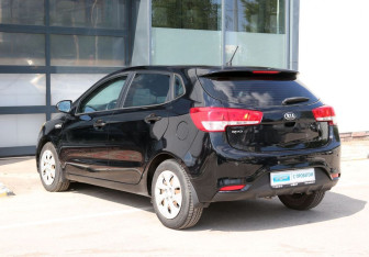 Подержанный автомобиль Kia Rio Hatchback 2016 года (6 фото)