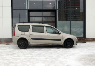 Подержанный автомобиль LADA (ВАЗ) Largus Wagon 2014 года (6 фото)