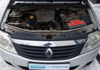 Подержанный автомобиль Renault Logan Sedan 2012 года (10 фото)