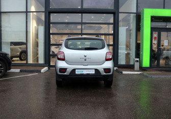 Подержанный автомобиль Renault Sandero 2019 года (4 фото)