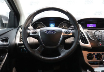 Подержанный автомобиль Ford Focus Hatchback 2012 года (16 фото)