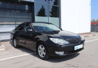 Подержанный автомобиль Toyota Camry Sedan 2005 года (7 фото)