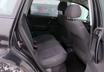 Подержанный автомобиль Volkswagen Polo Hatchback 2004 года (9 фото)