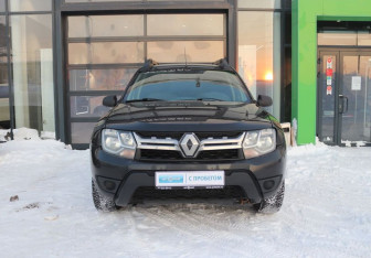 Подержанный автомобиль Renault Duster 2016 года (8 фото)