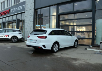 Подержанный автомобиль Kia Ceed Wagon 2022 года (5 фото)