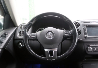 Подержанный автомобиль Volkswagen Tiguan 2013 года (16 фото)