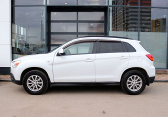 Подержанный автомобиль Mitsubishi ASX 2012 года (2 фото)