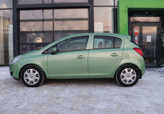 Подержанный автомобиль Opel Corsa 2010 года (2 фото)