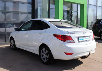 Подержанный автомобиль Hyundai Solaris Sedan 2014 года (5 фото)