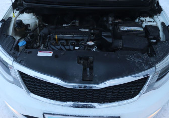 Подержанный автомобиль Kia Rio Hatchback 2016 года (10 фото)