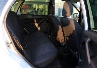 Подержанный автомобиль LADA (ВАЗ) Granta Sedan 2013 года (12 фото)