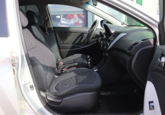 Подержанный автомобиль Hyundai Solaris Sedan 2014 года (13 фото)