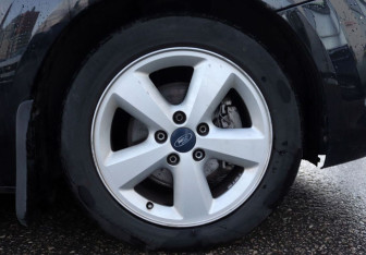 Подержанный автомобиль Ford Focus Hatchback 2008 года (9 фото)