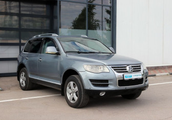 Подержанный автомобиль Volkswagen Touareg 2008 года (2 фото)