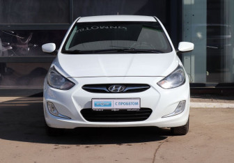 Подержанный автомобиль Hyundai Solaris Sedan 2014 года (3 фото)
