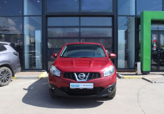 Подержанный автомобиль Nissan Qashqai 2011 года (8 фото)