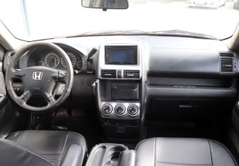 Подержанный автомобиль Honda CR-V 2003 года (12 фото)
