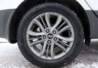 Подержанный автомобиль Hyundai ix35 2014 года (9 фото)