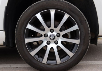 Подержанный автомобиль Skoda Yeti 2014 года (16 фото)