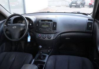 Подержанный автомобиль Hyundai Elantra Sedan 2008 года (13 фото)