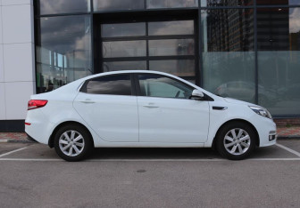Подержанный автомобиль Kia Rio Sedan 2016 года (6 фото)