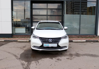 Подержанный автомобиль Changan Alsvin 2023 года (8 фото)