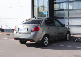 Подержанный автомобиль Kia Rio Sedan 2010 года (5 фото)