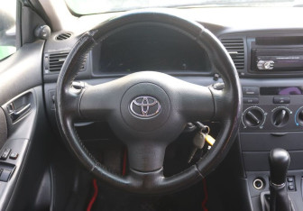 Подержанный автомобиль Toyota Corolla Sedan 2006 года (15 фото)