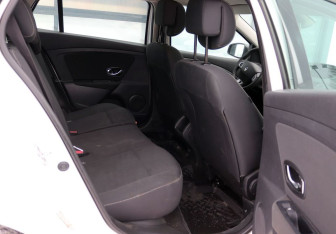 Подержанный автомобиль Renault Megane Wagon 2012 года (12 фото)