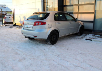 Подержанный автомобиль Chevrolet Lacetti Hatchback 2011 года (5 фото)