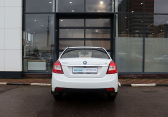 Подержанный автомобиль Geely GC6 2014 года (4 фото)