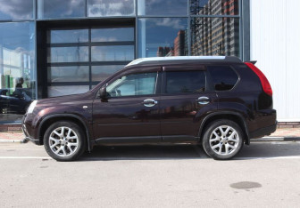 Подержанный автомобиль Nissan X-Trail 2012 года (2 фото)