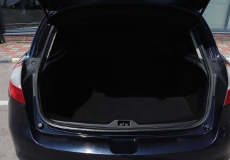 Подержанный автомобиль Renault Megane Hatchback 2012 года (9 фото)