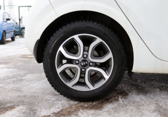 Подержанный автомобиль Kia Picanto 2021 года (9 фото)