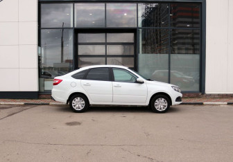 Подержанный автомобиль LADA (ВАЗ) Granta Liftback 2023 года (6 фото)