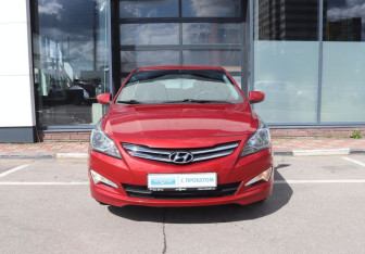 Подержанный автомобиль Hyundai Solaris Hatchback 2015 года (8 фото)