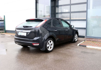 Подержанный автомобиль Ford Focus Hatchback 2008 года (5 фото)