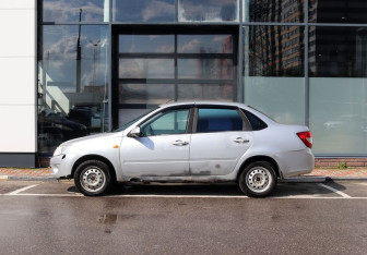Подержанный автомобиль LADA (ВАЗ) Granta Sedan 2013 года (7 фото)