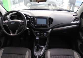 Подержанный автомобиль LADA (ВАЗ) Vesta Sedan 2016 года (14 фото)