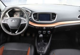 Подержанный автомобиль LADA (ВАЗ) Vesta Sedan 2023 года (15 фото)