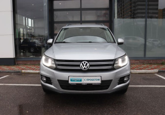 Подержанный автомобиль Volkswagen Tiguan 2013 года (8 фото)
