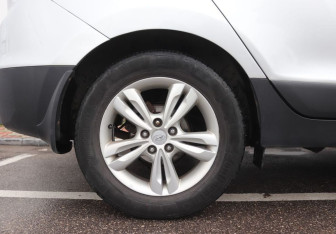 Подержанный автомобиль Hyundai ix35 2012 года (10 фото)