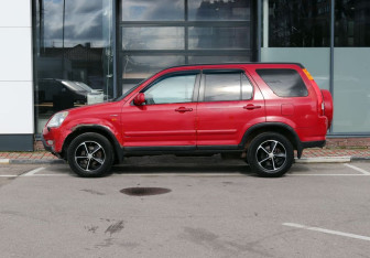 Подержанный автомобиль Honda CR-V 2003 года (6 фото)