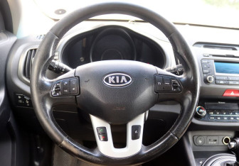 Подержанный автомобиль Kia Sportage 2011 года (15 фото)