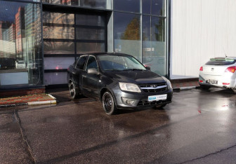 Подержанный автомобиль LADA (ВАЗ) Granta Sedan 2013 года (7 фото)