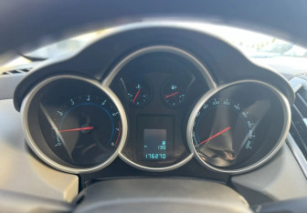 Подержанный автомобиль Chevrolet Cruze Sedan 2013 года (16 фото)