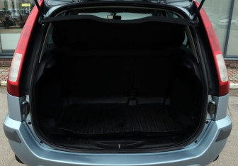 Подержанный автомобиль Ford Fusion 2007 года (10 фото)