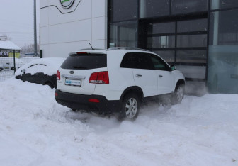 Подержанный автомобиль Kia Sorento 2010 года (5 фото)