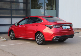 Подержанный автомобиль Omoda S5 2023 года (3 фото)