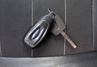 Подержанный автомобиль Ford Kuga 2012 года (17 фото)
